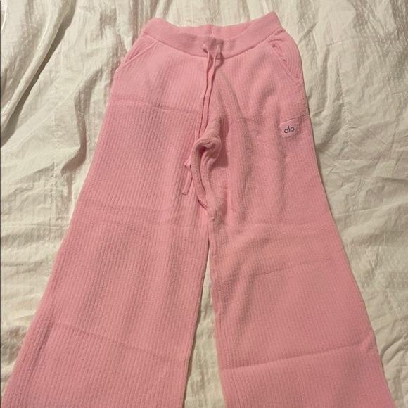 ALO Yoga Cashmere Pants - Picture 4 of 8